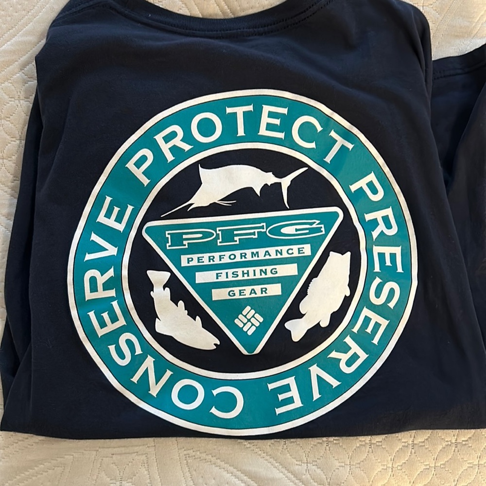 Columbia PFG shirt. Size XL